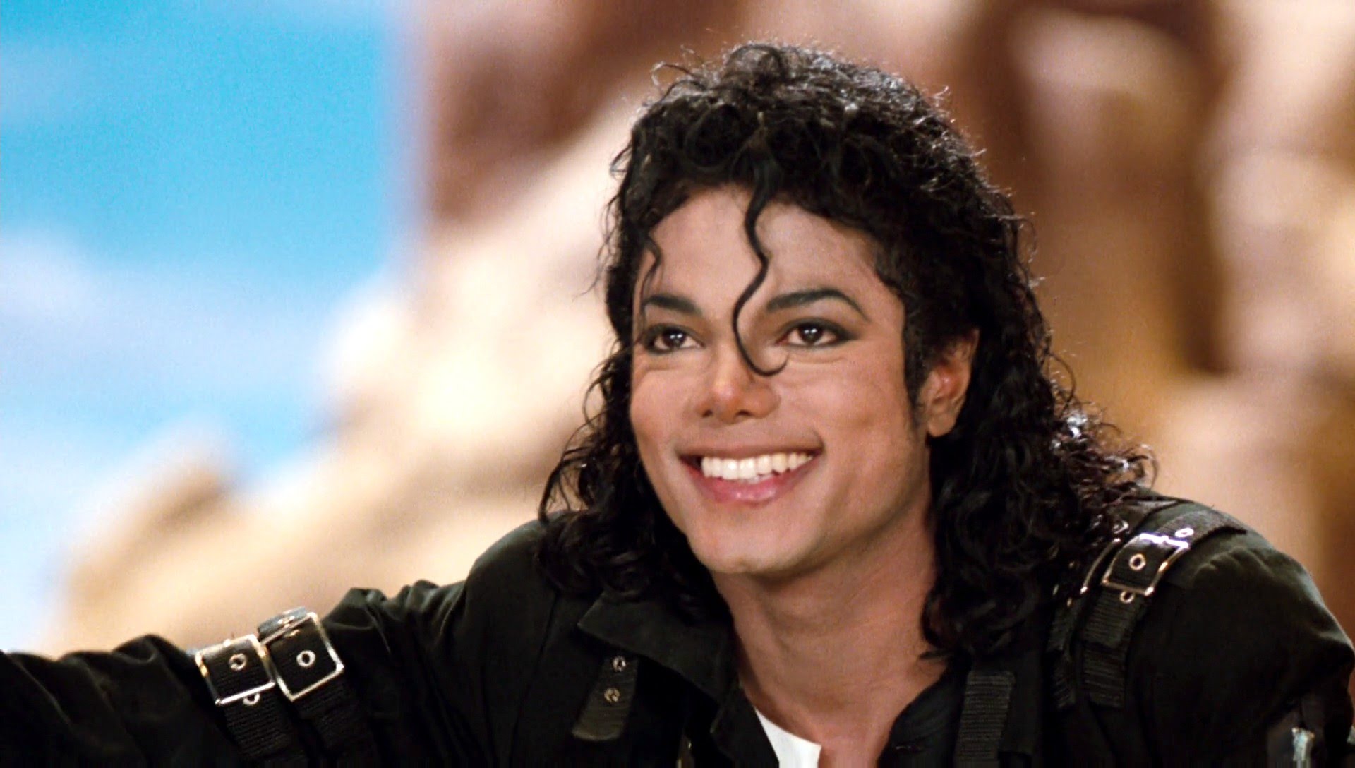 Michael Jackson sorrindo