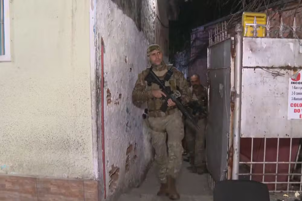 Operação policial para desmantelar crimes contra mulheres. Foto: Reprodução/ TV Globo