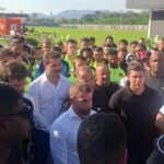 Diniz e Pedrinho durante cobrança de Torcida Organizada. Foto: Reprodução