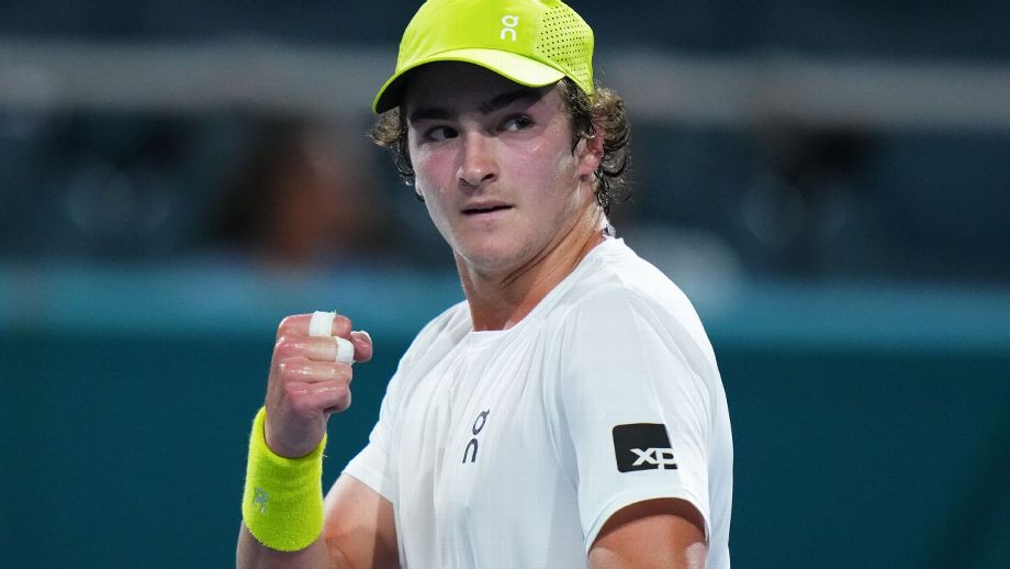João Fonscea durante partida de tênis. Foto: Rich Storry/Getty Images