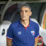 Vojvoda, agora, ex-técnico do Fortaleza. Foto: Baggio Rodrigues/AGIF