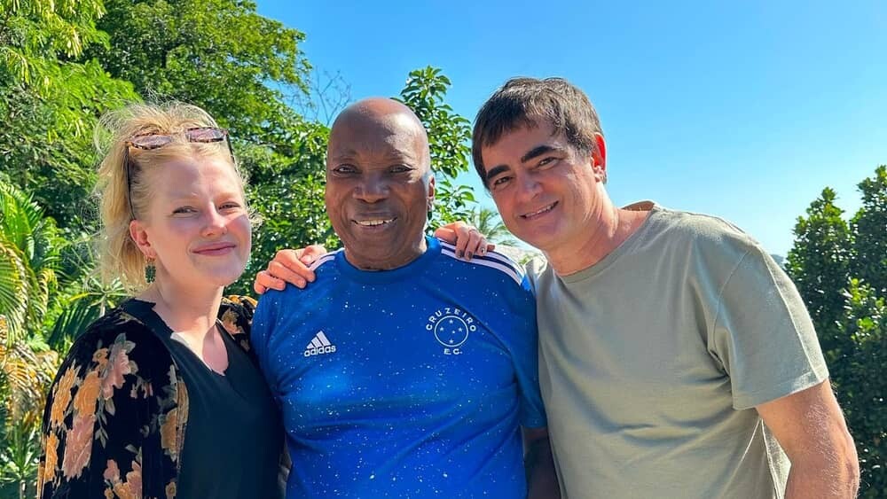 Milton Nascimento com a camisa da Raposa. Foto: Divulgação