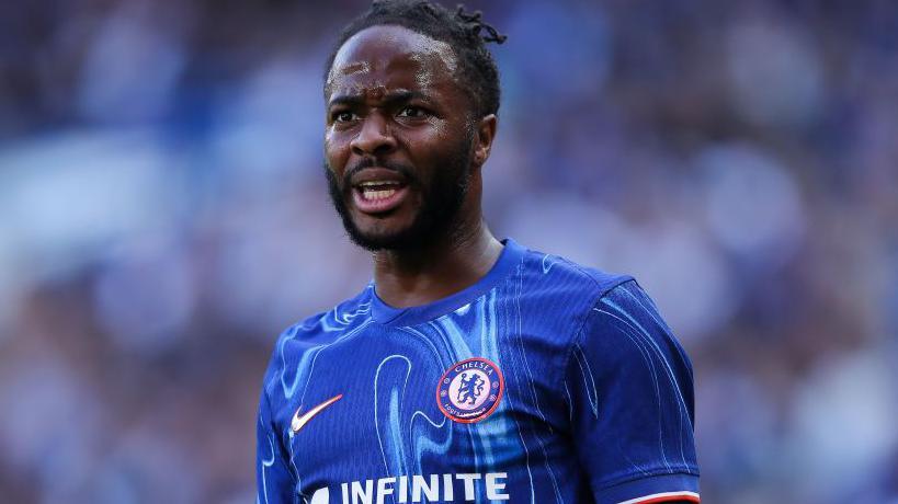Chelsea se livra de 9 jogadores entre eles - Sterling. Foto: Getty Images