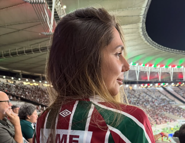 Carolina Portaluppi, filha de Renato Gaucho no Maracana. Foto: Redes Sociais / Instagram @carolinaportaluppi