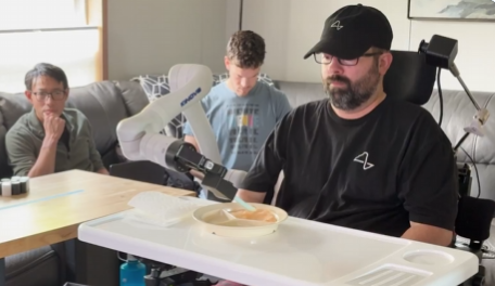 Paciente Nick em vídeo divulgado pela Neuralink. Foto: Reprodução @neuralink