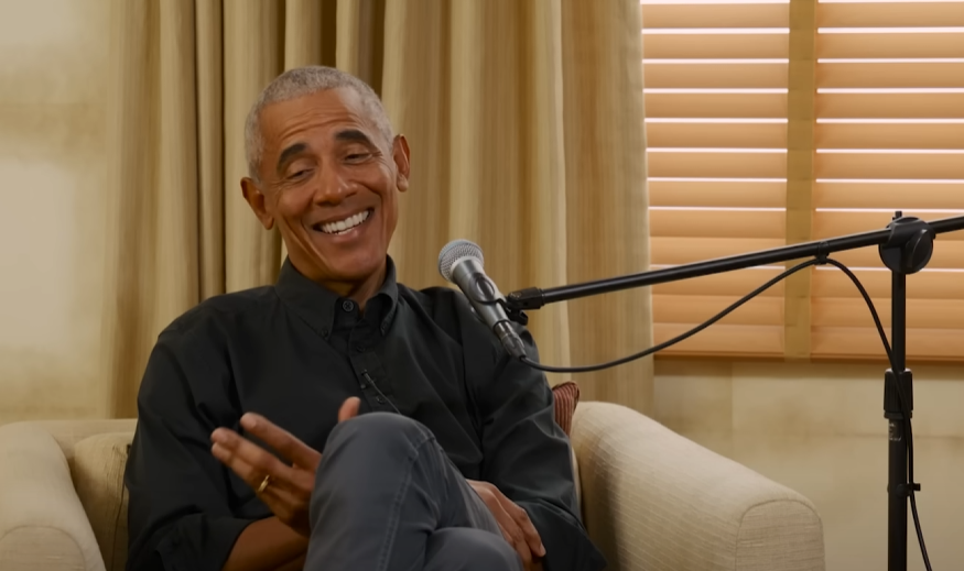 Barack Obama em conversa com Marc Maron. Foto: Reprodução / Youtube @barackobama